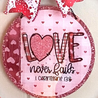 Valentine's "Love Never Fails" Wreath. - image2